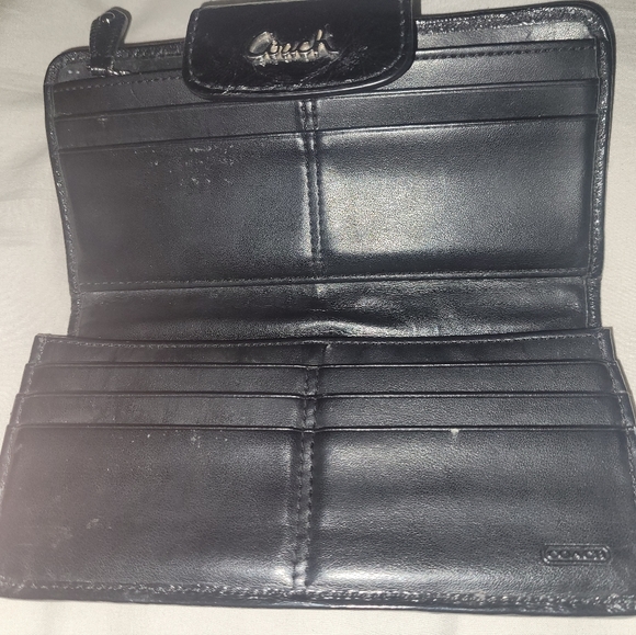 Coach Signature Wallet - Picture 4 of 6